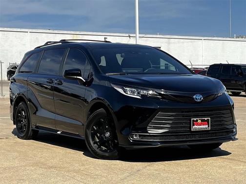 2025 Toyota Sienna XSE 7 Passenger