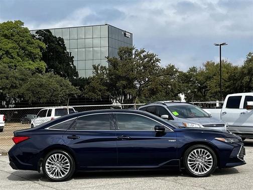 2021 Toyota Avalon Hybrid Limited