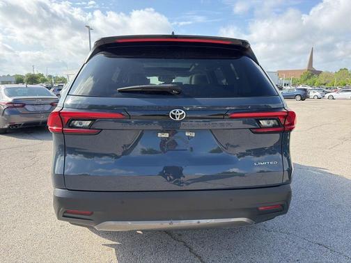 Cloud 2024 Toyota Grand Highlander Limited