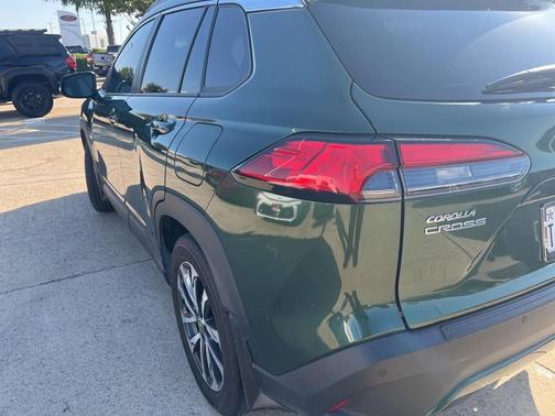2022 Toyota Corolla Cross XLE