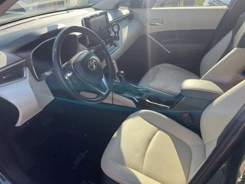 2022 Toyota Corolla Cross XLE