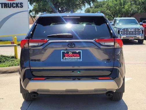 2025 Toyota RAV4 Hybrid SE