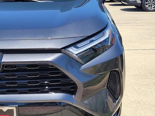 2025 Toyota RAV4 Hybrid SE