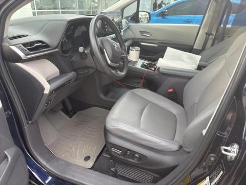 2023 Toyota Sienna XLE 8 Passenger
