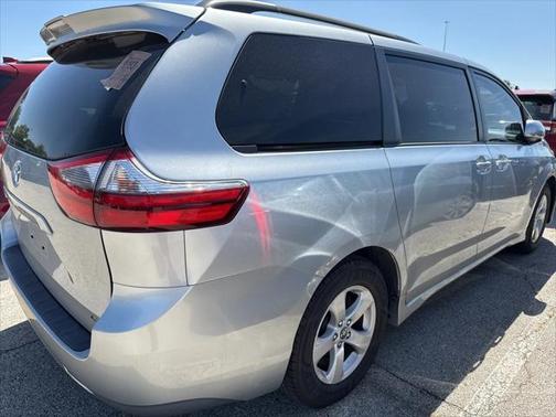 2020 Toyota Sienna LE