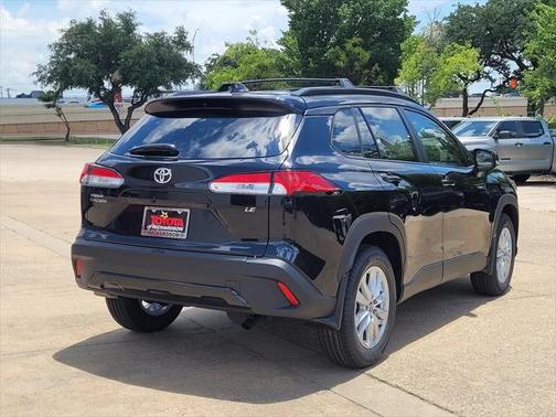2025 Toyota Corolla Cross LE