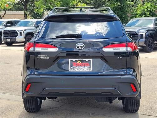 2025 Toyota Corolla Cross LE