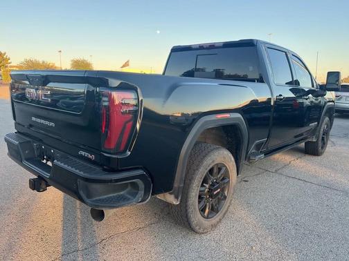 2024 GMC Sierra 2500 AT4