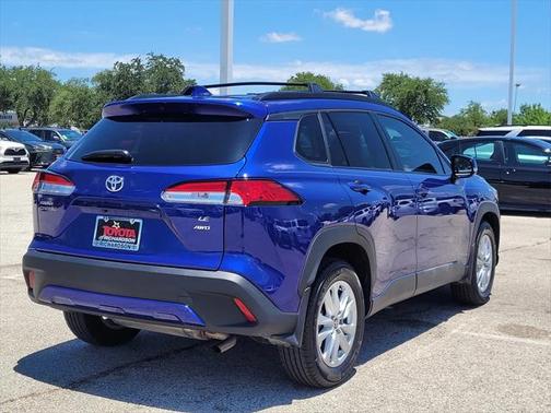 2024 Toyota Corolla Cross LE