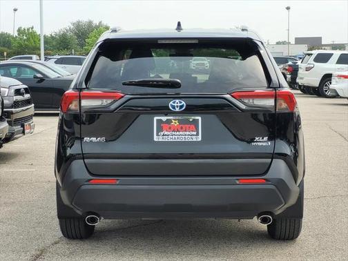 2024 Toyota RAV4 Hybrid XLE