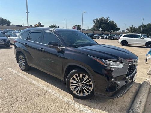 2022 Toyota Highlander Platinum
