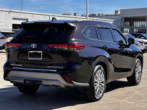 2022 Toyota Highlander Platinum
