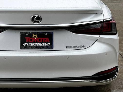 2023 Lexus ES 300h Premium