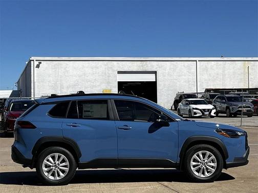 2026 Toyota Corolla Cross LE