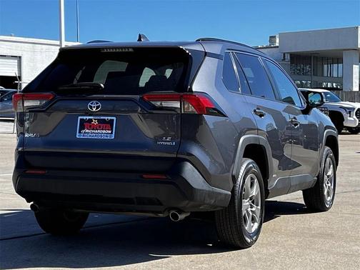 2024 Toyota RAV4 Hybrid LE