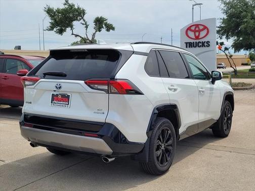 2024 Toyota RAV4 Hybrid SE