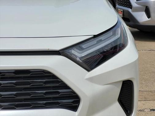 2024 Toyota RAV4 Hybrid SE