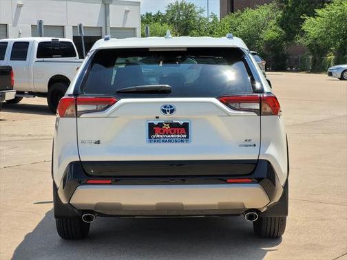 2024 Toyota RAV4 Hybrid SE