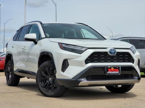 2024 Toyota RAV4 Hybrid SE