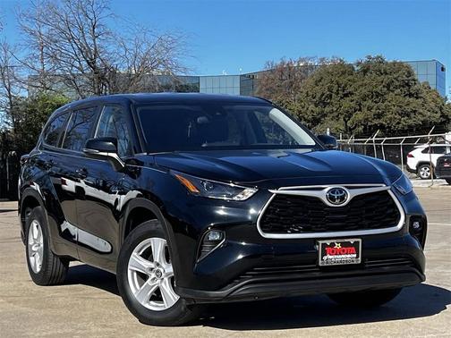 2024 Toyota Highlander LE
