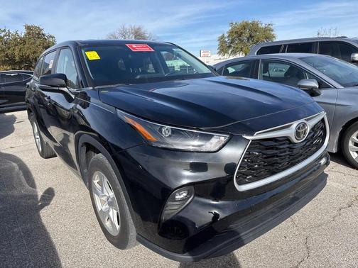 2024 Toyota Highlander LE