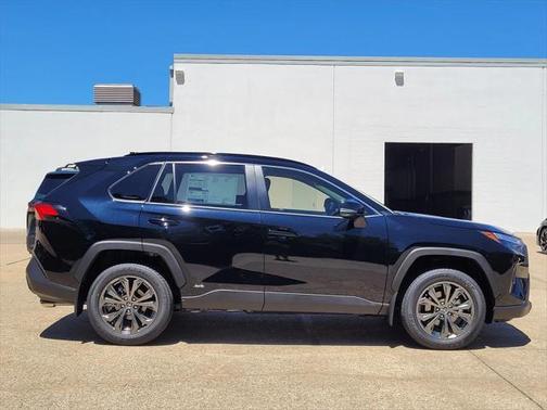 2025 Toyota RAV4 Hybrid XLE Premium