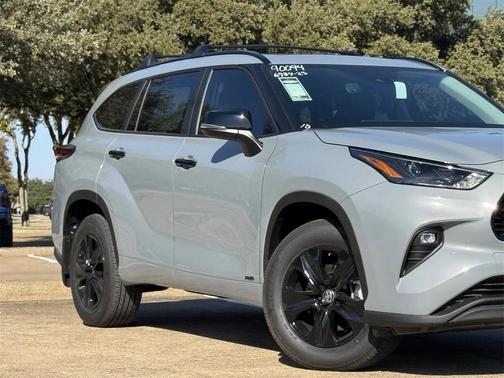 2025 Toyota Highlander Hybrid XLE