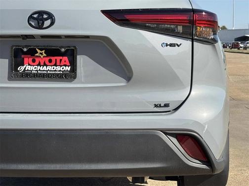 2025 Toyota Highlander Hybrid XLE