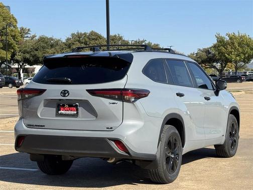 2025 Toyota Highlander Hybrid XLE