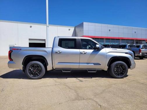 2025 Toyota Tundra Hybrid Platinum