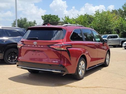 2025 Toyota Sienna Limited 7-Passenger