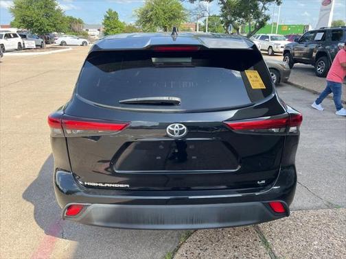 2021 Toyota Highlander LE
