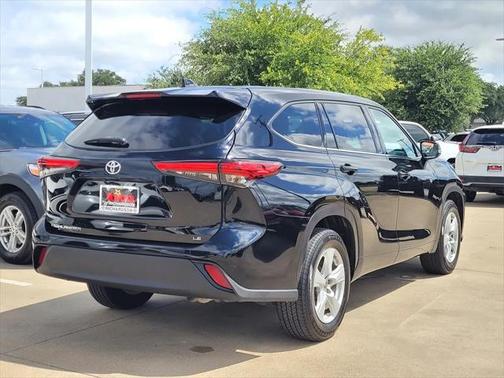 2021 Toyota Highlander LE