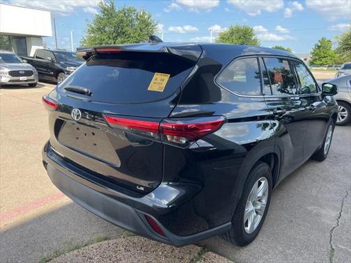 2021 Toyota Highlander LE