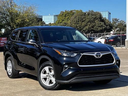 2024 Toyota Highlander LE