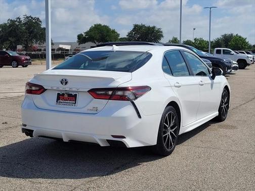 2022 Toyota Camry SE