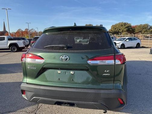2024 Toyota Corolla Cross LE
