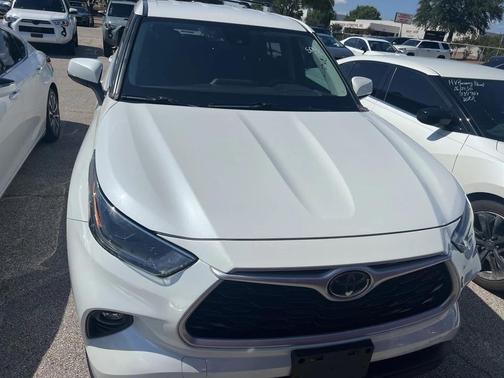 2021 Toyota Highlander LE