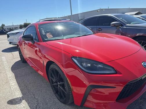 2025 Toyota GR86 Premium