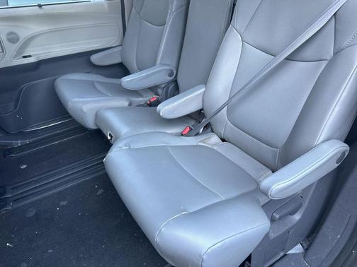 Predawn Gray Mica 2021 Toyota Sienna XLE 8 Passenger