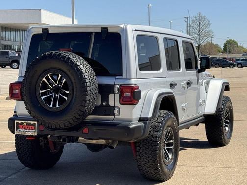 Silver Zynith Clearcoat 2024 Jeep Wrangler Rubicon
