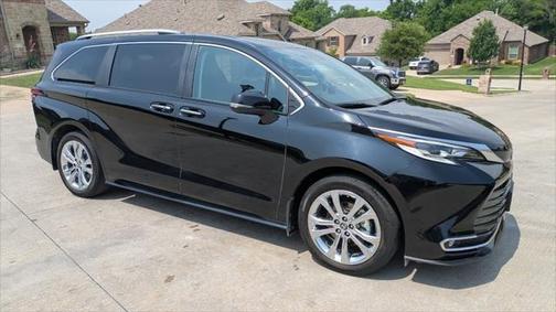 2023 Toyota Sienna Platinum 7 Passenger