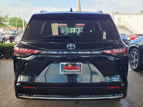 2023 Toyota Sienna Platinum 7 Passenger
