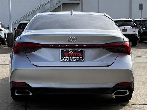 2022 Toyota Avalon XLE