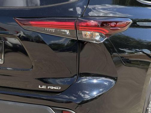 Midnight Black 2024 Toyota Highlander LE