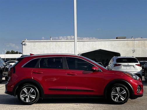 2022 Kia Niro LXS