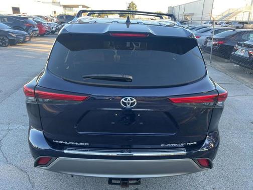 2022 Toyota Highlander Platinum