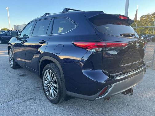 2022 Toyota Highlander Platinum