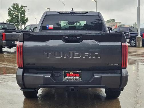 2025 Toyota Tundra Hybrid Platinum