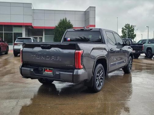 2025 Toyota Tundra Hybrid Platinum
